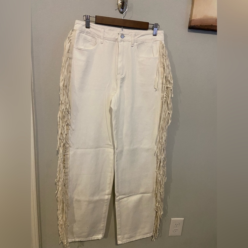 ⭐️ - White and Cream Fringe Denim Jeans / Pants